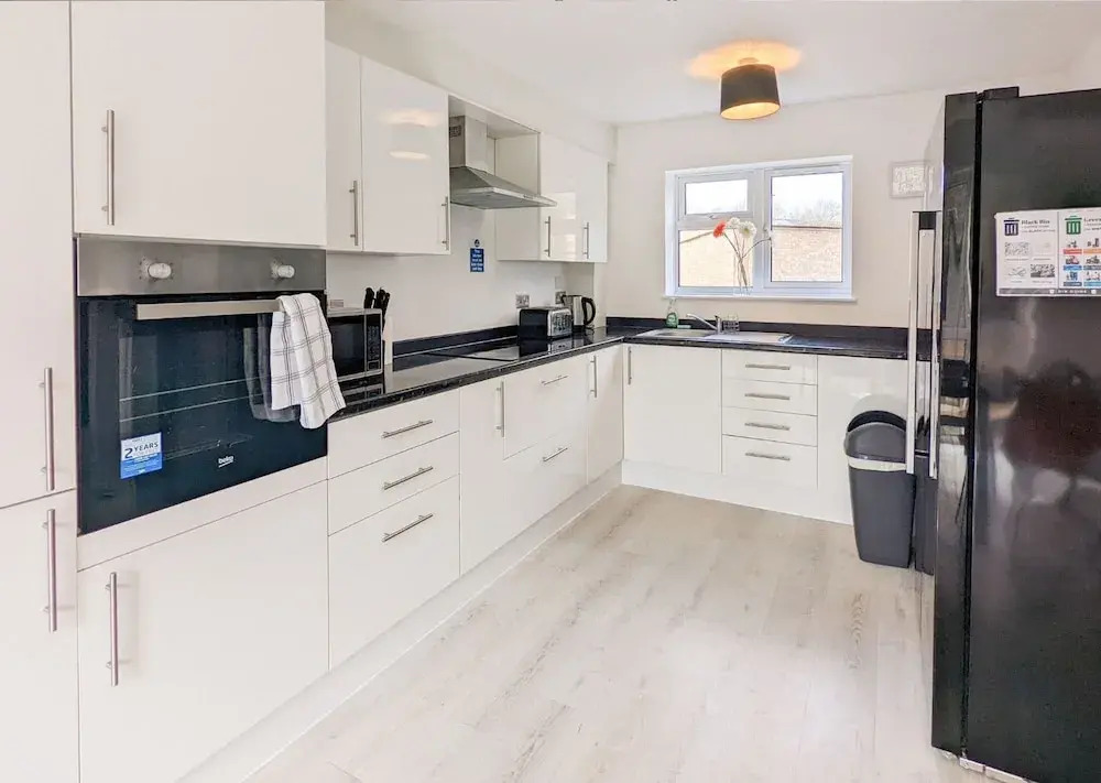 Group Stay Deasls on Outfield 5BR House w 10 Beds