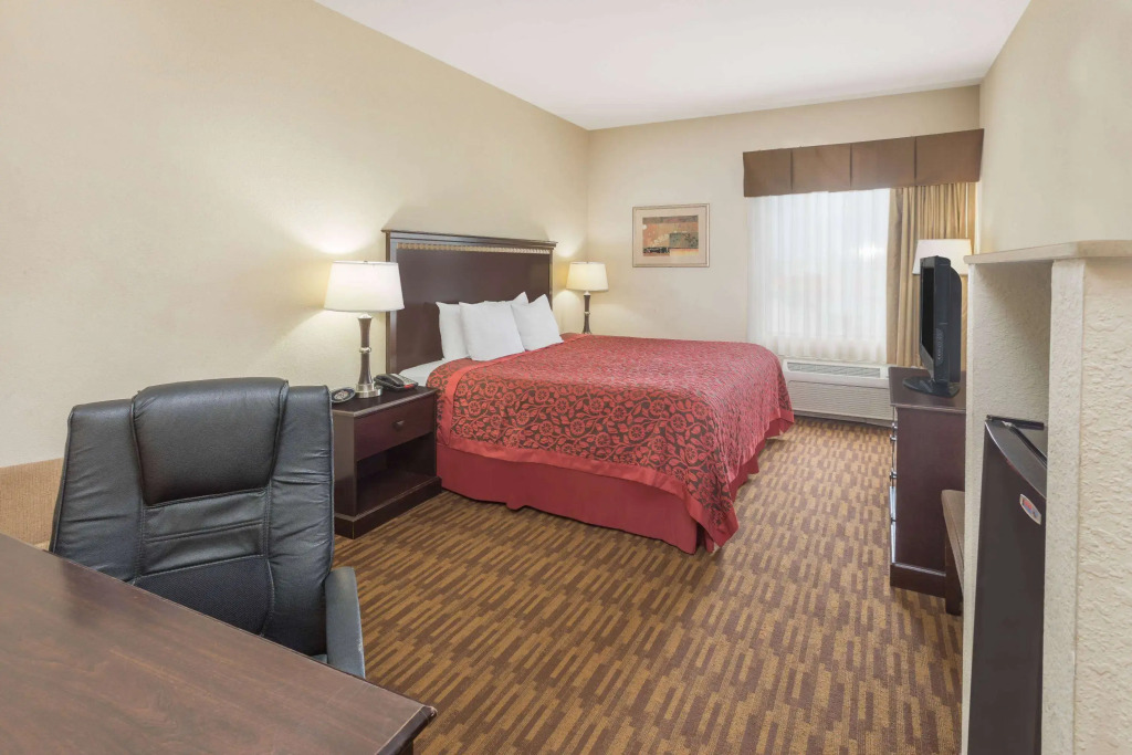 Days Inn by Wyndham Semmes Mobile