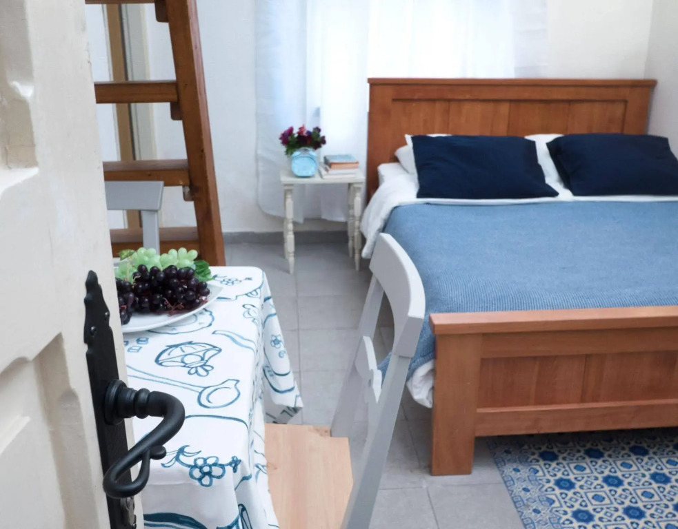 Allenby 2 Bed and Breakfast