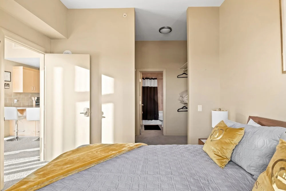 GLOBALSTAY. Gorgeous Downtown Condos. Free parking