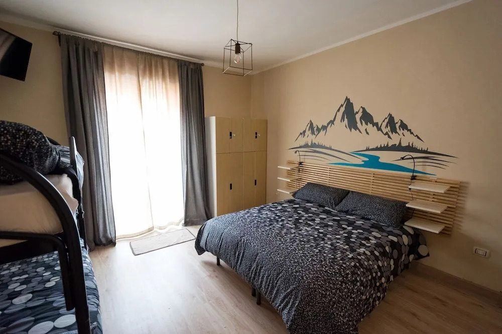 Snowake House