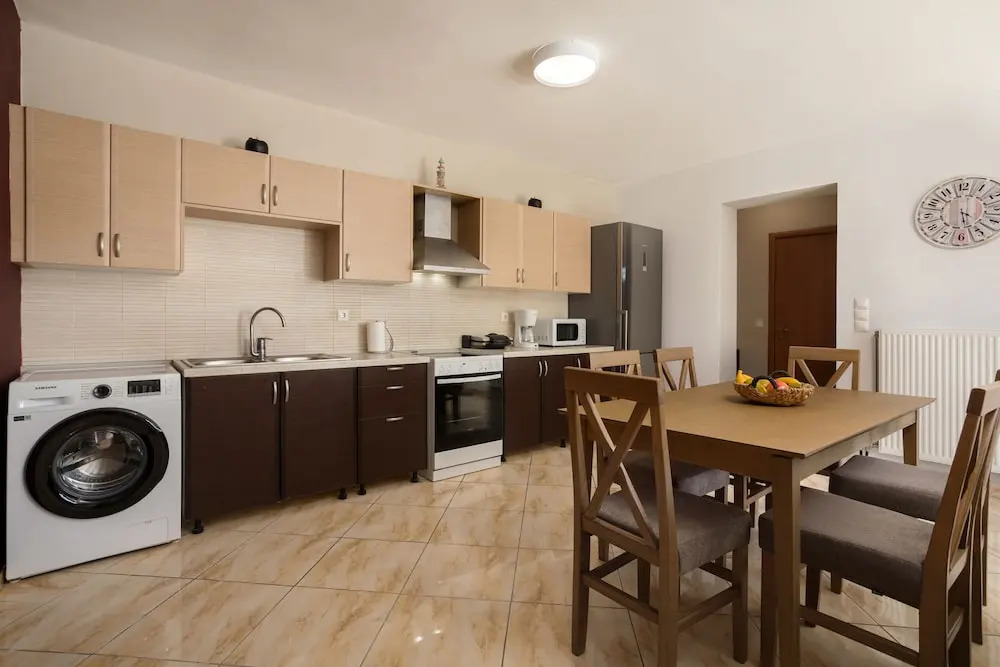 Tumeremos Holiday Apartment 3BR Private BBQ Garden