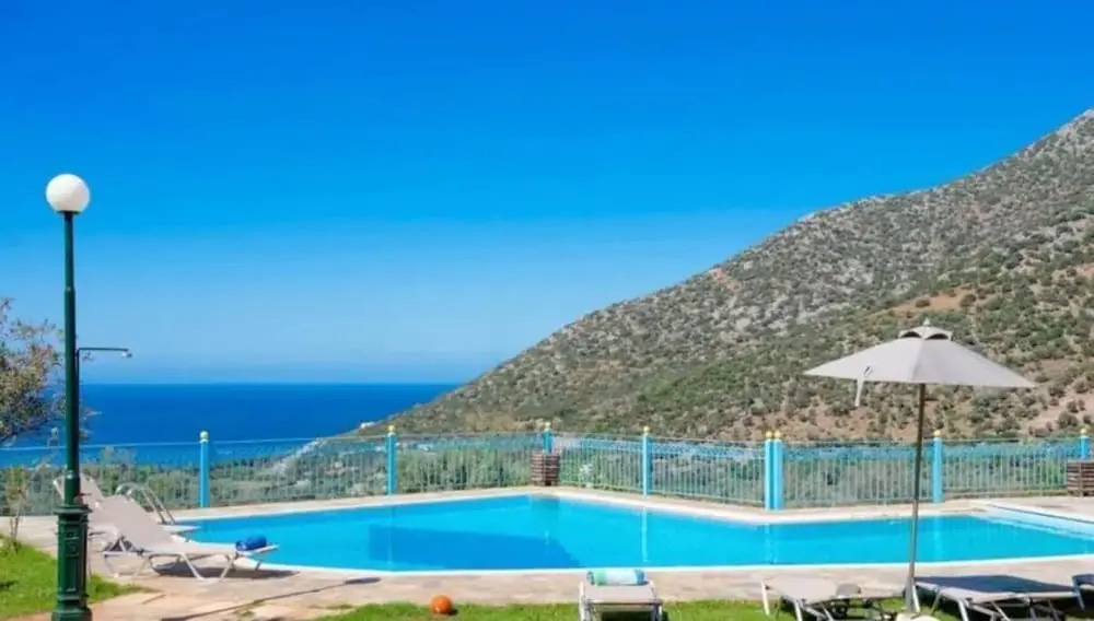 Luxurious Villa Kardi a Small Paradise