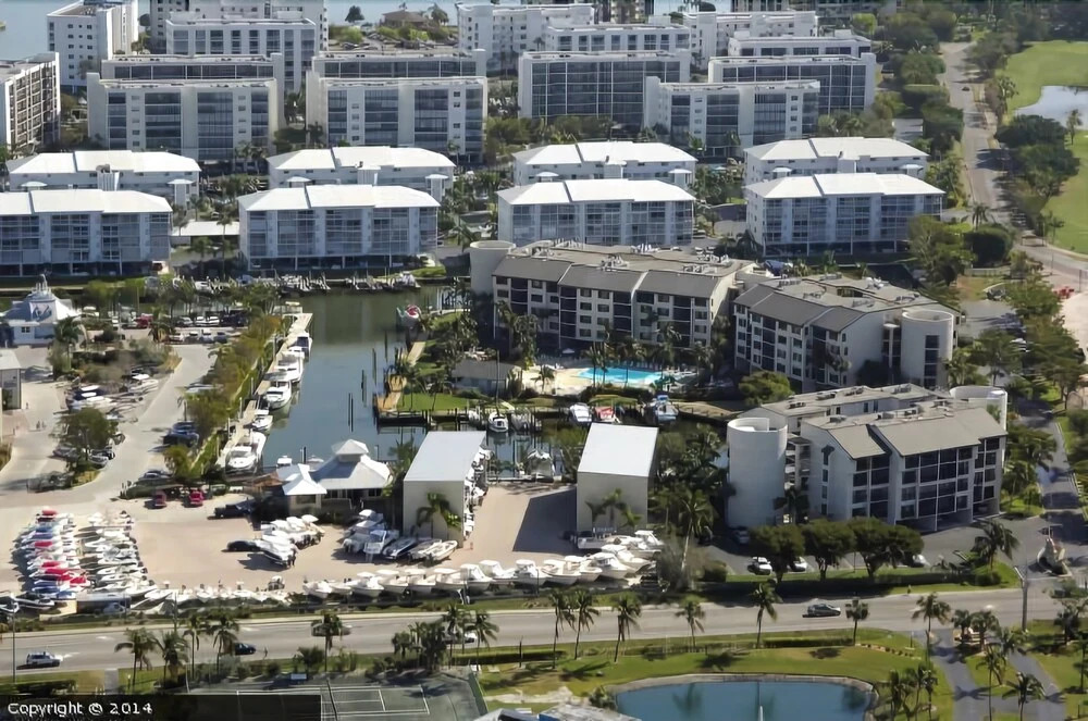 Estero Blvd Condo #258883 2 Bedrooms 2.5 Bathrooms Condo