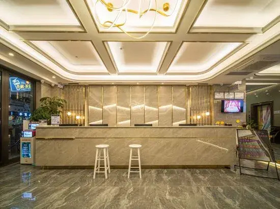 Yuefeng Hotel (Maoming Dianbai West Lake Park)