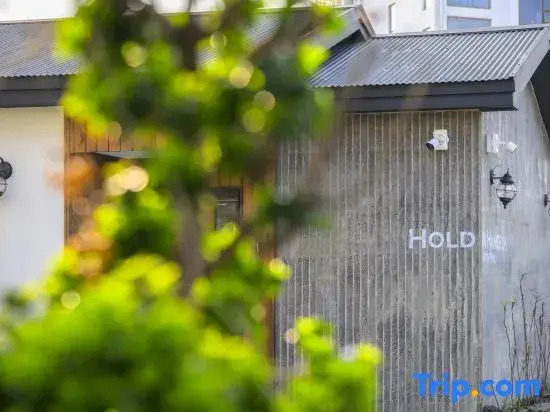 Hold in Hamdeok with Pool