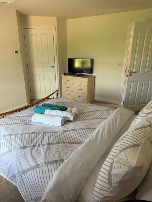 Comfortable 5 - Guest Abode - In Quiet Village