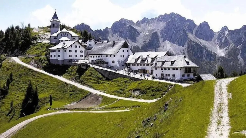 HOTEL TRILAGO