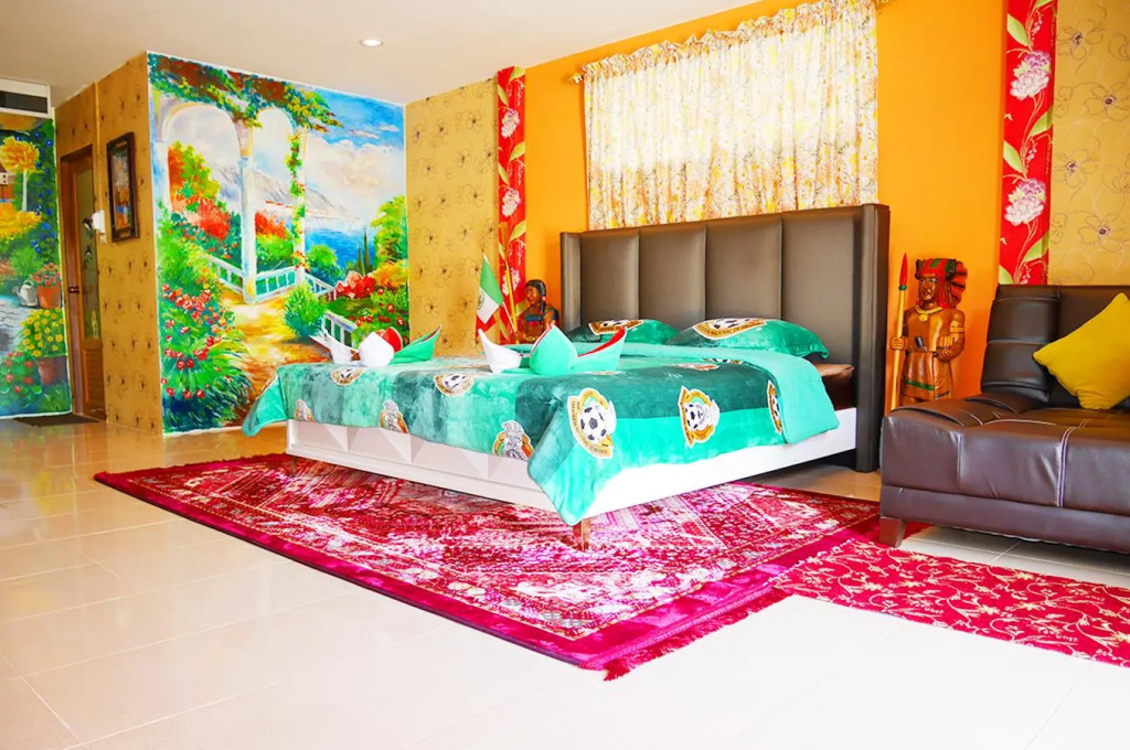 Mexican Resortlampang