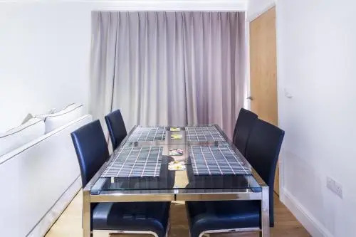 Surbiton Hills Apartment