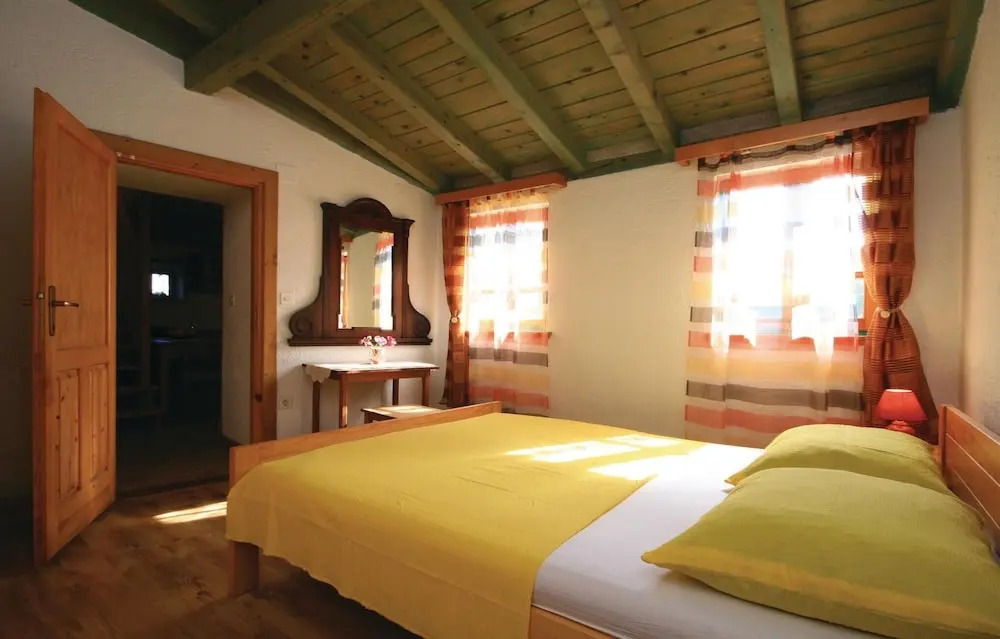 One-Bedroom Holiday Home Jadrija With A Fireplace 03