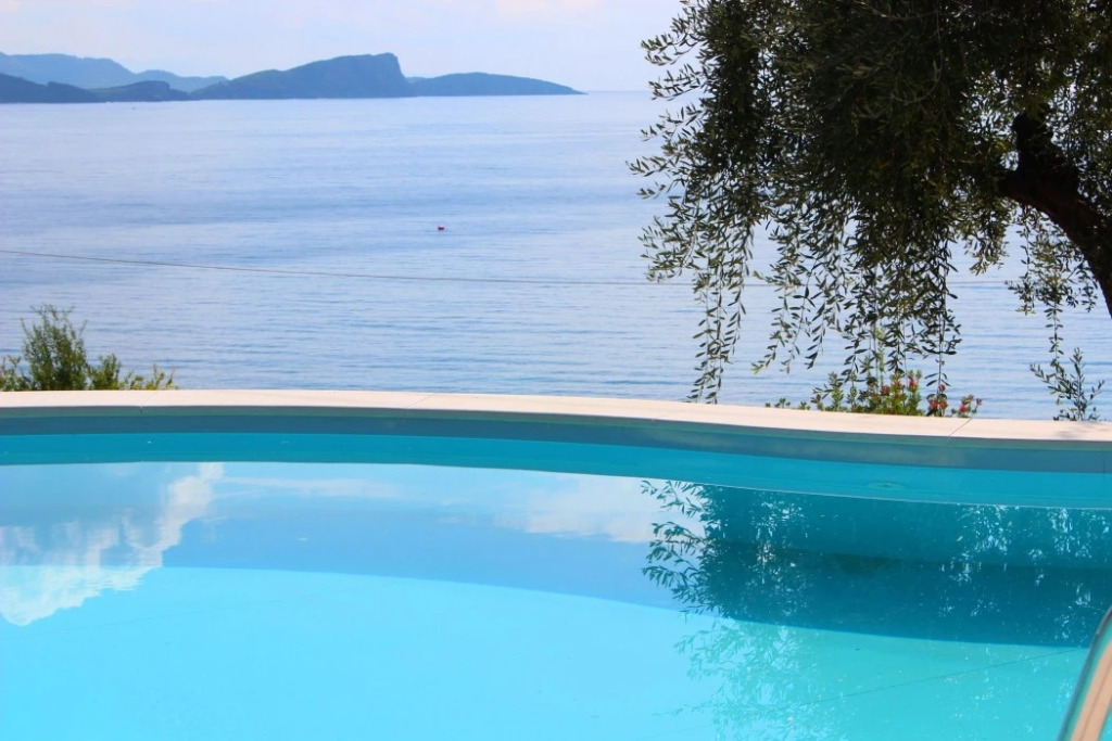 Enjoy Lichnos Bay Village, Camping, Hotel and Apartments