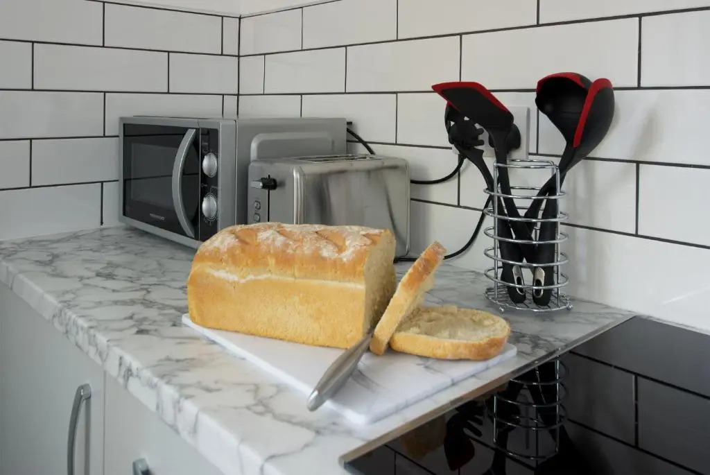 Air Host and Stay - Thomson House - Sleeps 4 2 mins walk from Stockport train station and town centre
