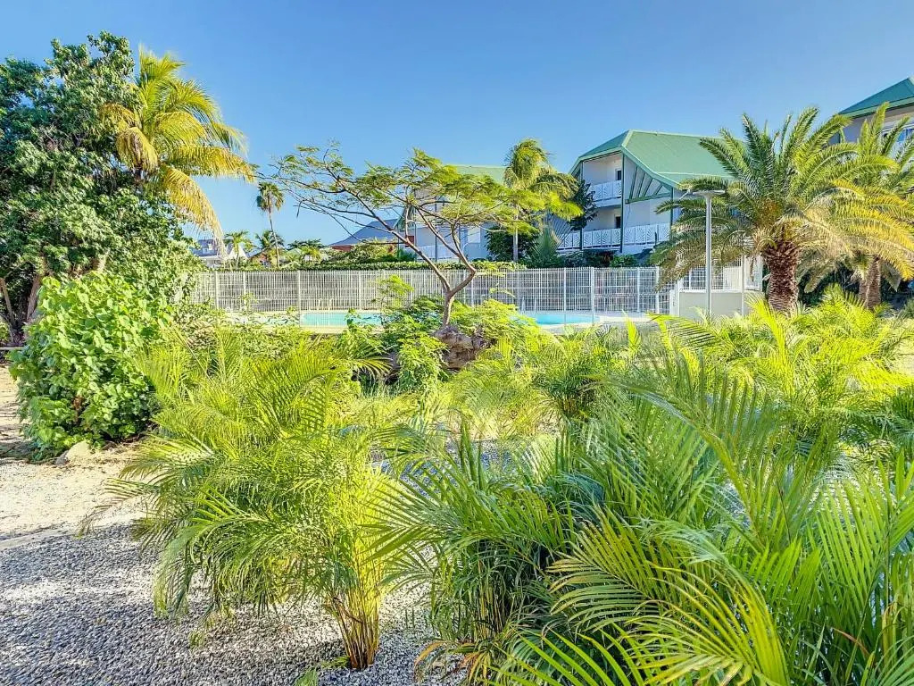Maracuja 7, Orient Bay village, walkable beach at 100m