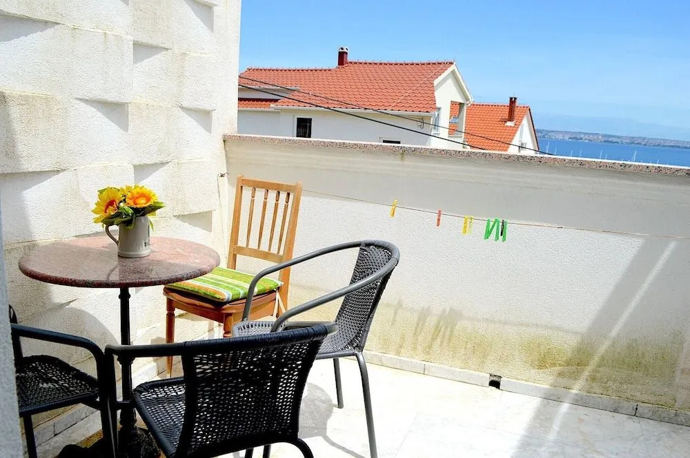 Sea View Apartment Leda