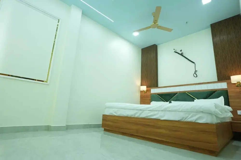 Deep Palace Inn