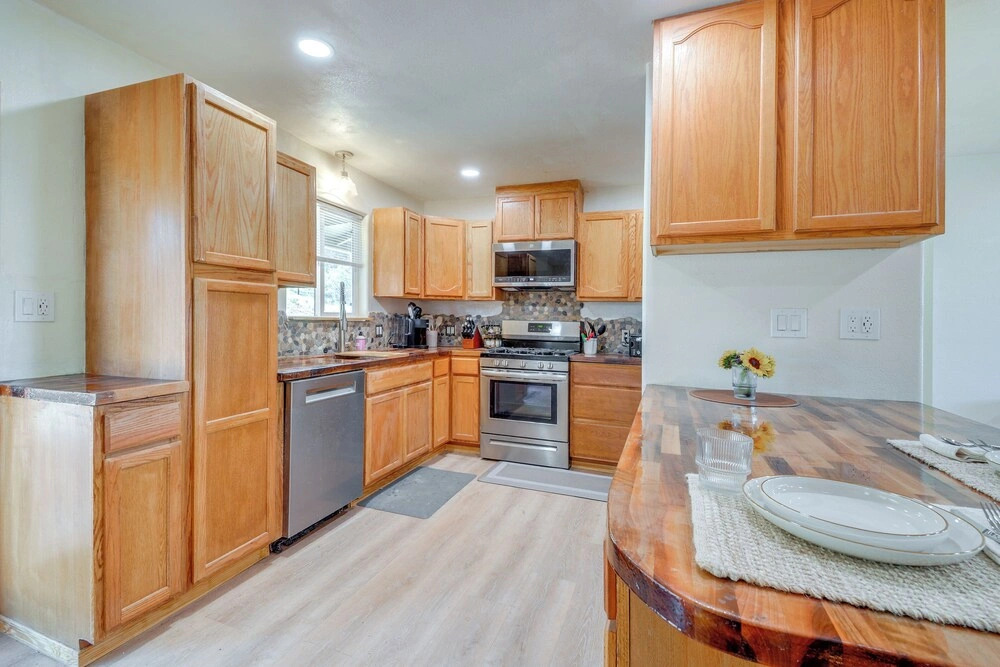 Dog Friendly! Peaceful Wooded Retreat in Prescott