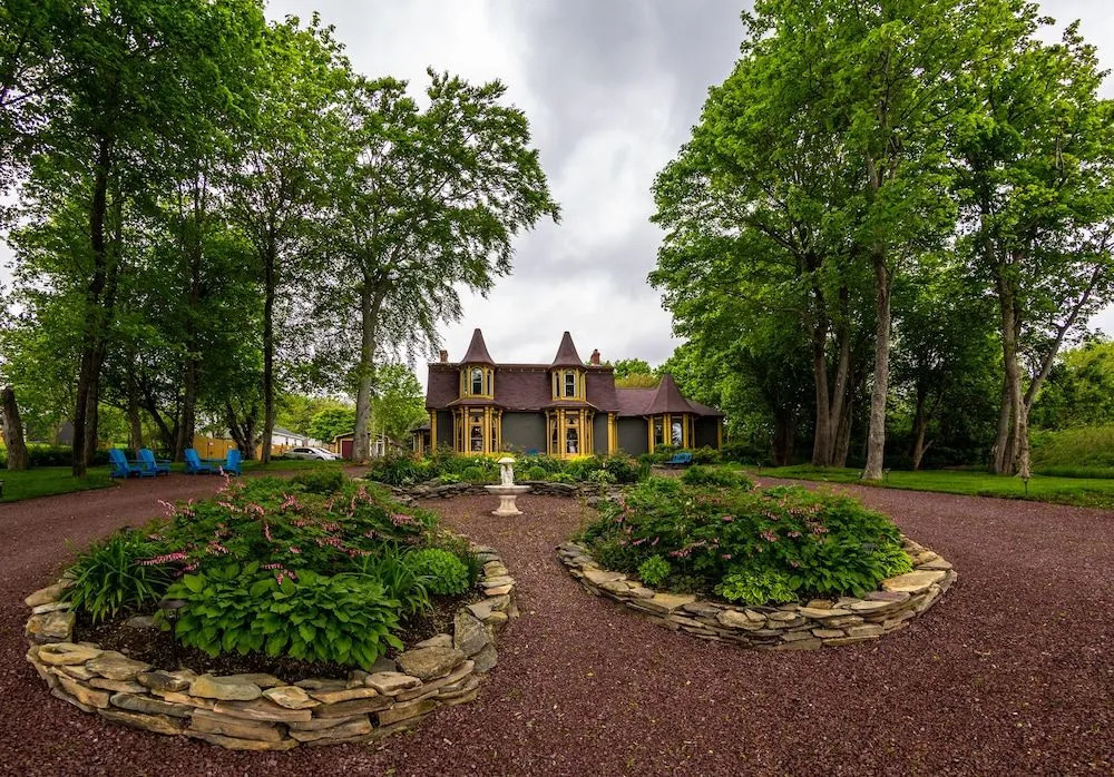 Rose Manor Inn B & B
