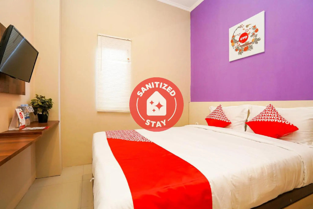 Hotel O Surabaya near Surabaya Town Square formerly Kupang Gunung Residence