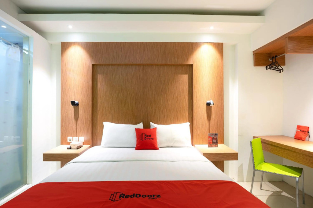 RedDoorz Apartment at Bogor Valley