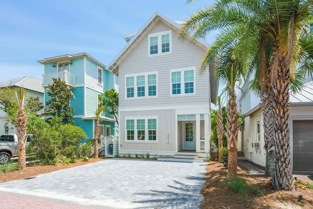 Beautiful Seacrest Home, Sleeps 16 - Lagoon Pool and Beach Tram Service