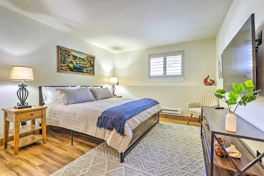 Mtn/lake Views & 3 Mi to Skiing: Dillon Condo