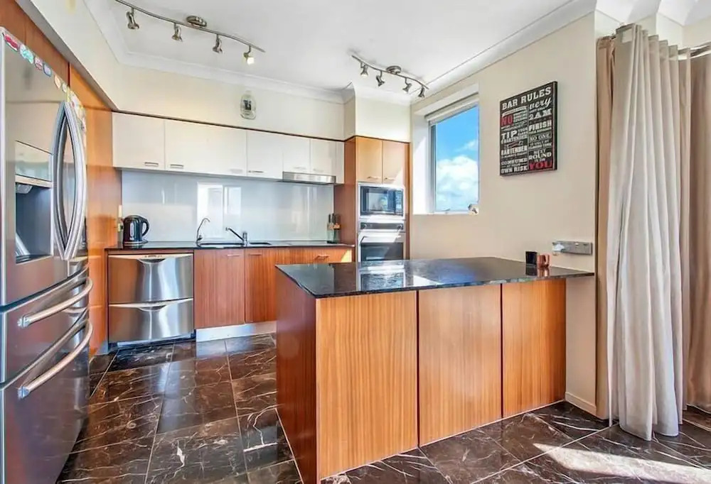 Chevron Renaissance - HR Surfers Paradise