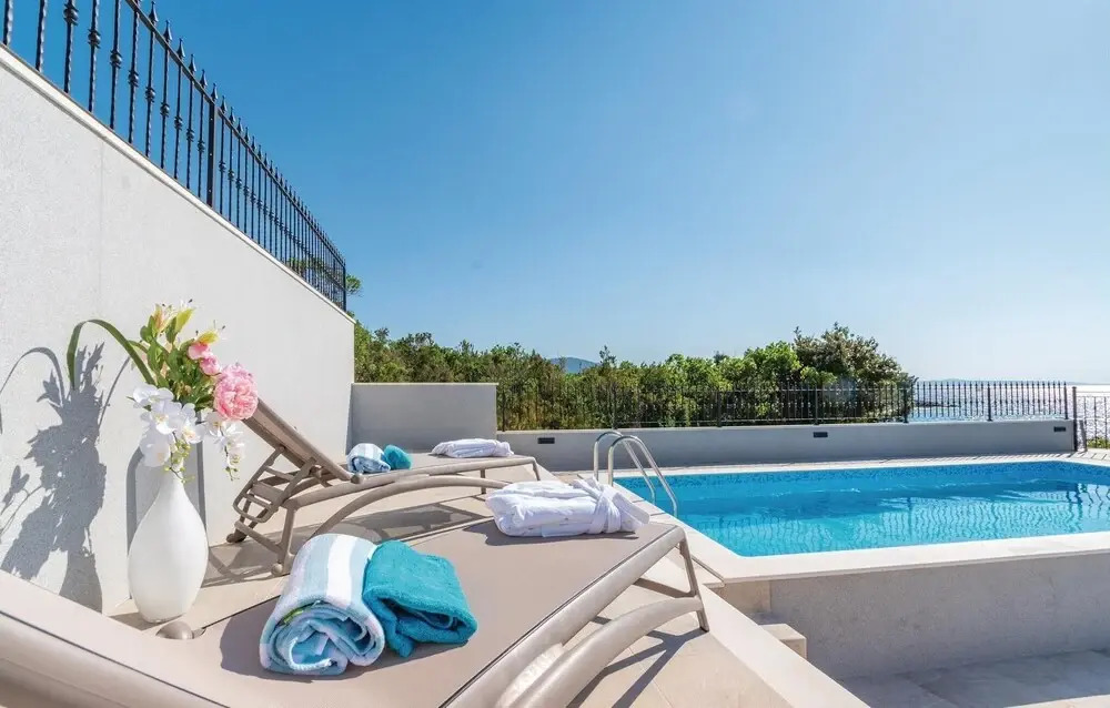 Awesome Home in Loviste With 2 Bedrooms, Wifi and Heated Swimming Pool
