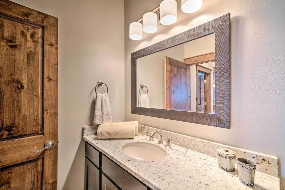 Main St Bozeman Condo - Walk to Parks & Eateries!