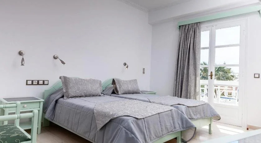 Avraki Rooms & Studios