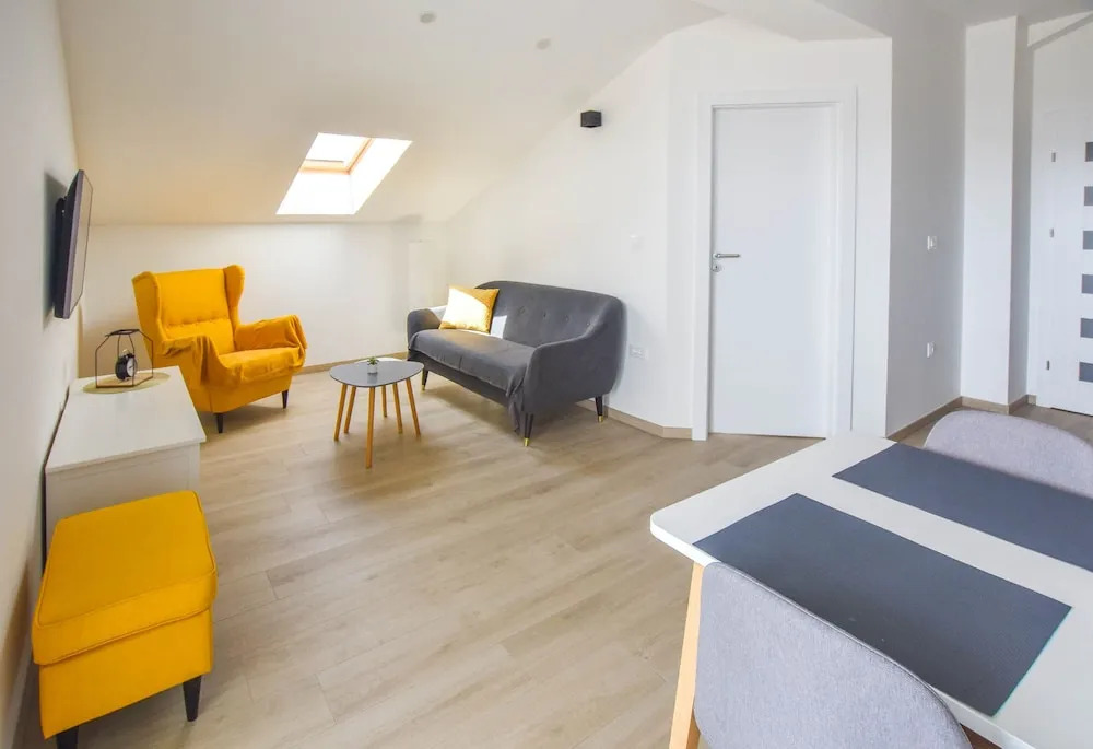 Apartments and Room Danijel