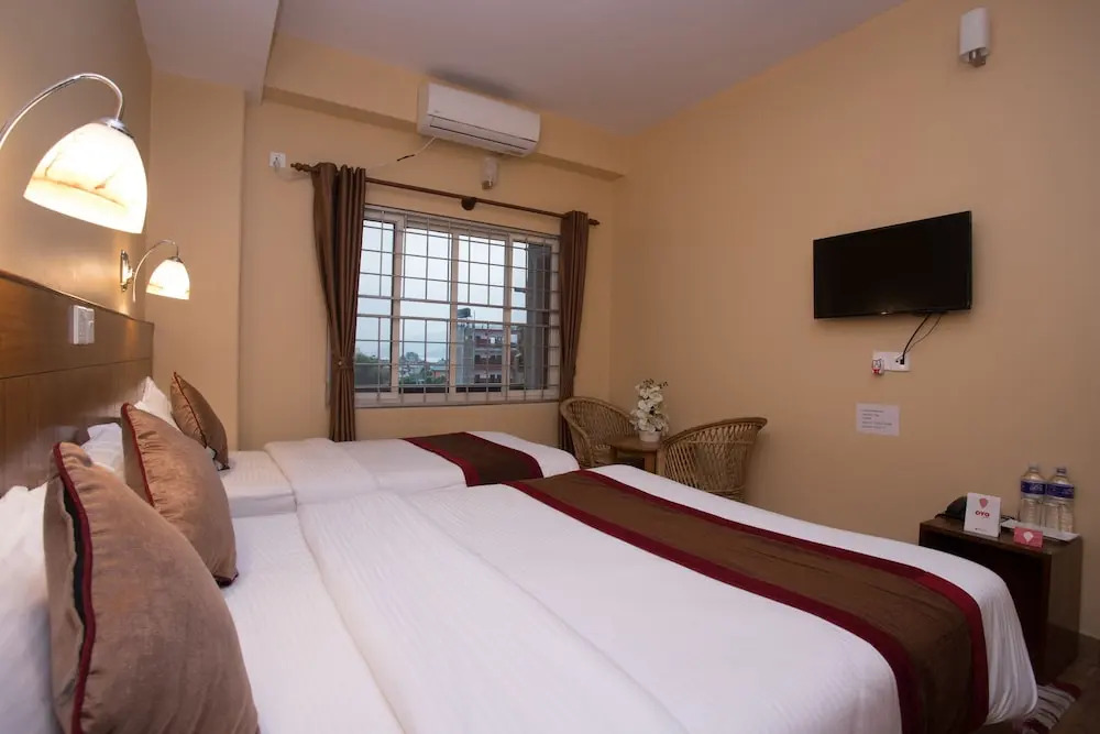 OYO 226 Hotel Pokhara Blue Lake