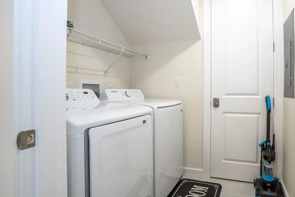 Upstay - Disney Themed House - Sleeps 16