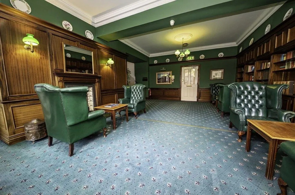 Fownes Hotel