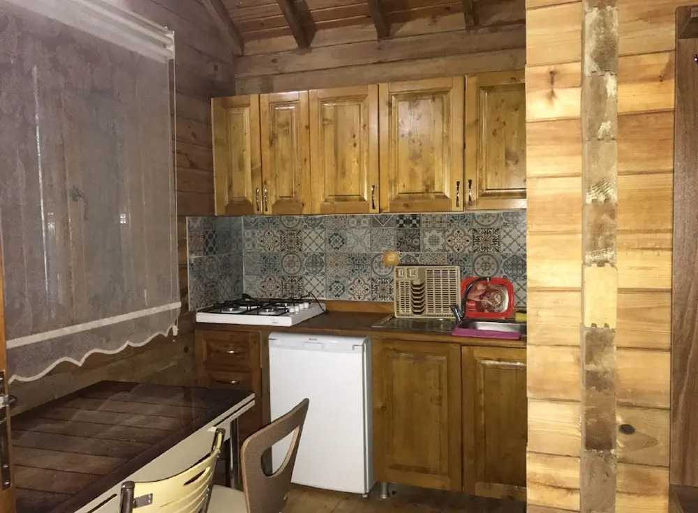 Sakarya Il Ormani Tabiat Parki Konaklama Evleri