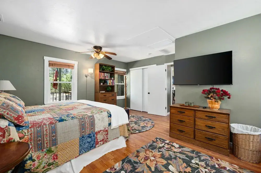Prescott Mountain Pines Cabin