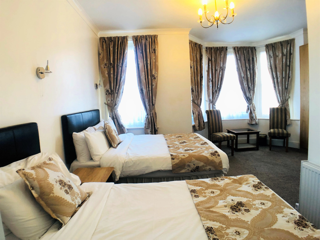 Ilfracombe House Hotel - near Cliffs Pavilion