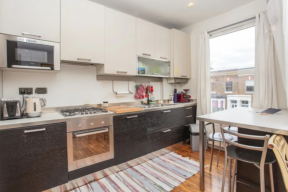 2 Bedroom Flat Near Notting Hill