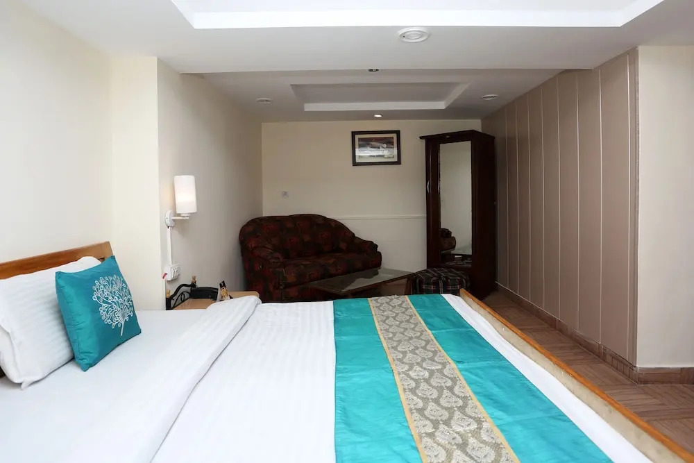 OYO Premium Near Mussoorie Public School