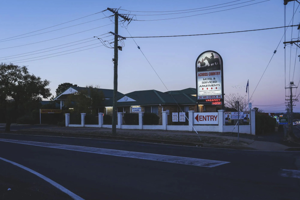 Across Country Motor Inn