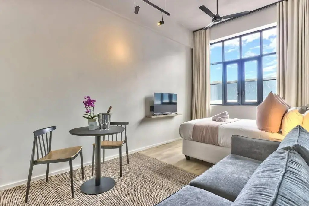 Trendy Urban Apartment in East City - Central CBD