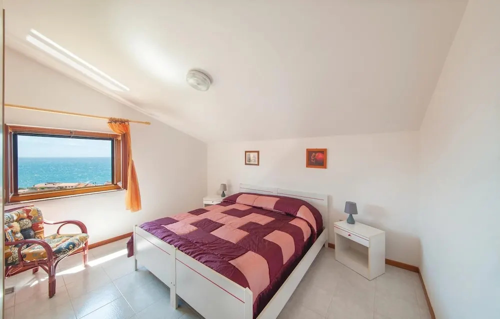 Beautiful Apartment in Porto Alabe With 3 Bedrooms and Wifi