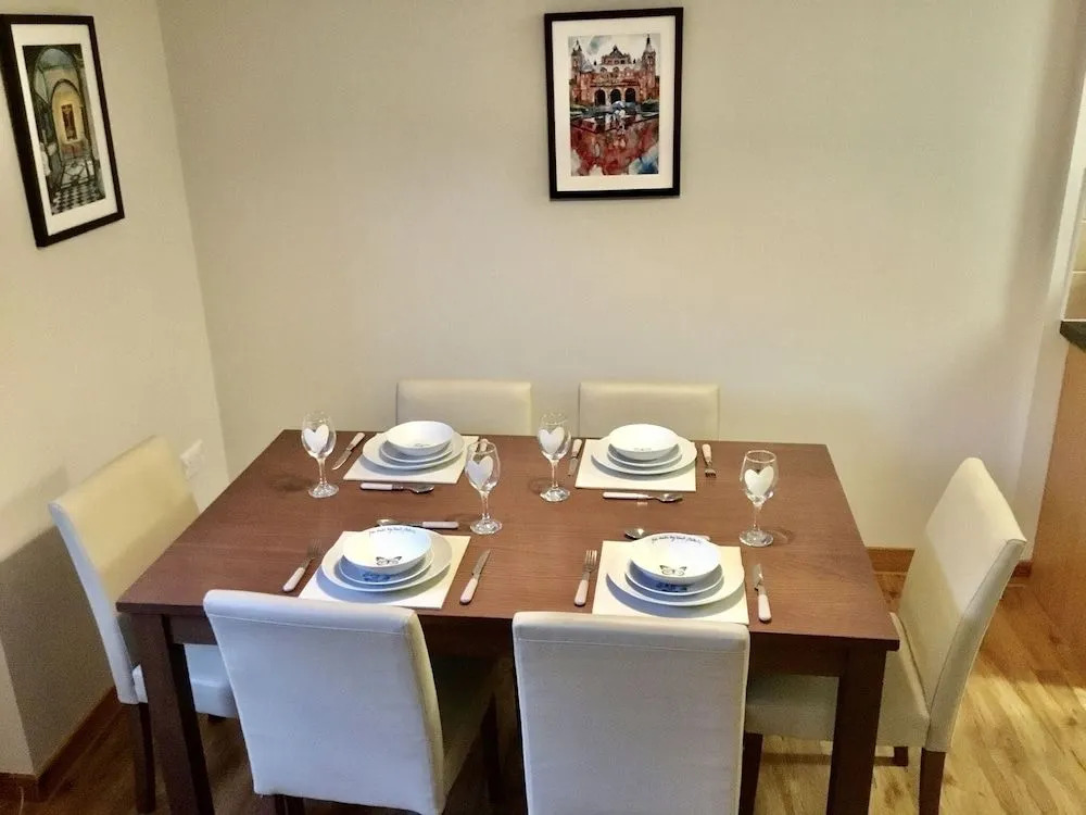 La Scala Inverness City Apartment