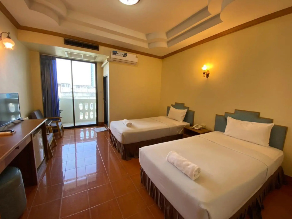 SR Hotel