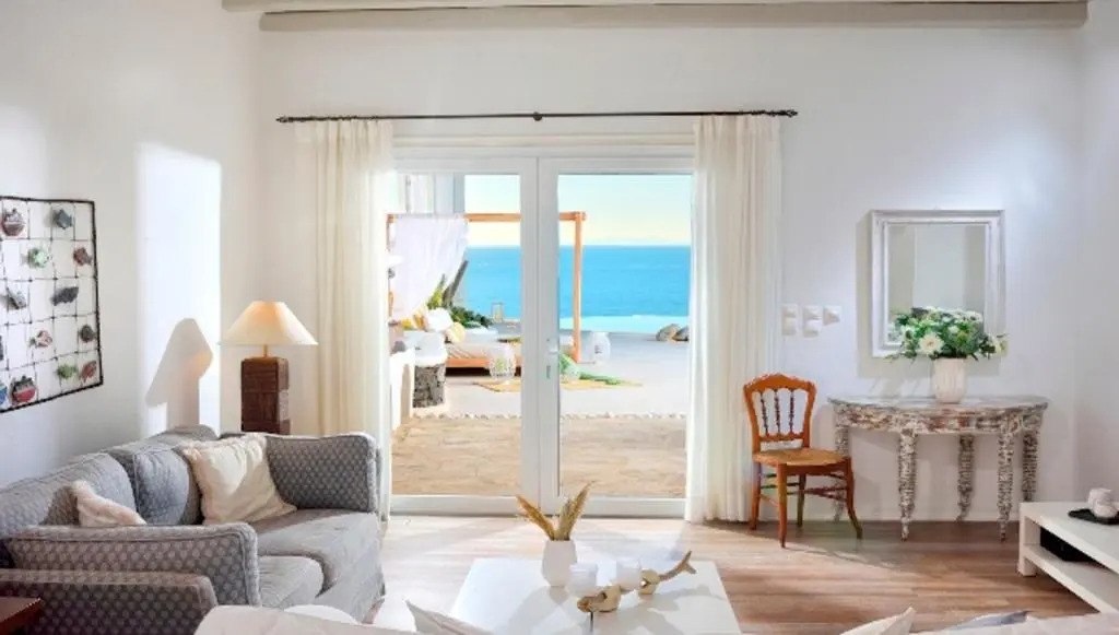5 bedrooms villa with sea view private pool and enclosed garden at Mykonos
