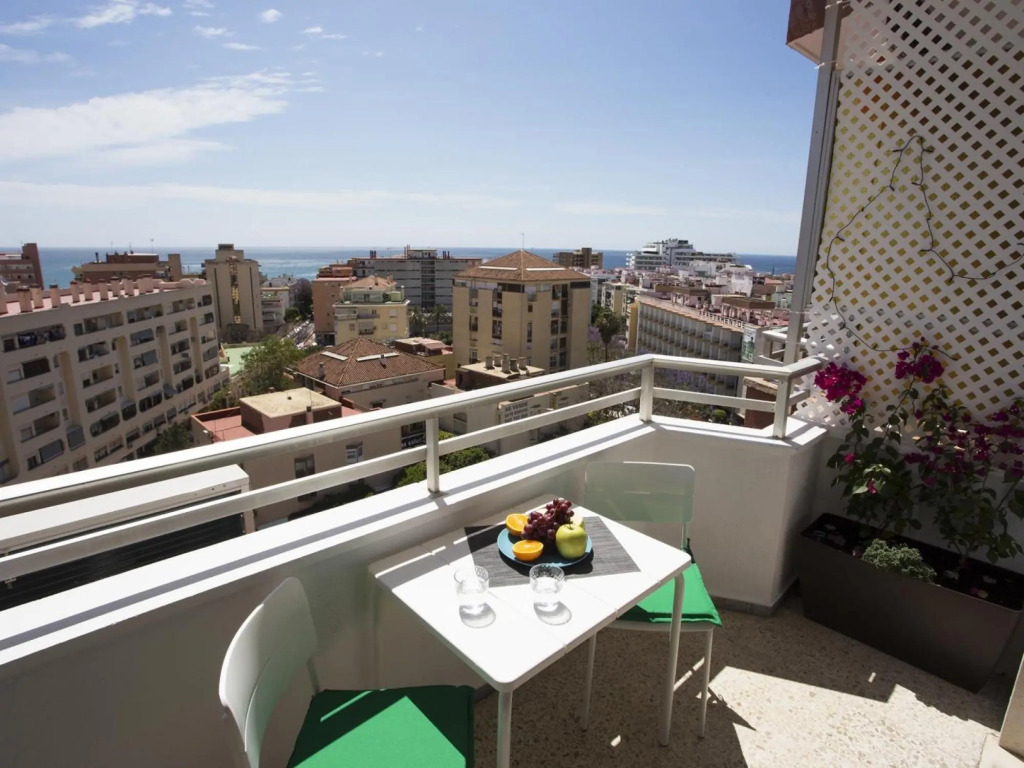 Lovely Quiet & Center Sea Views