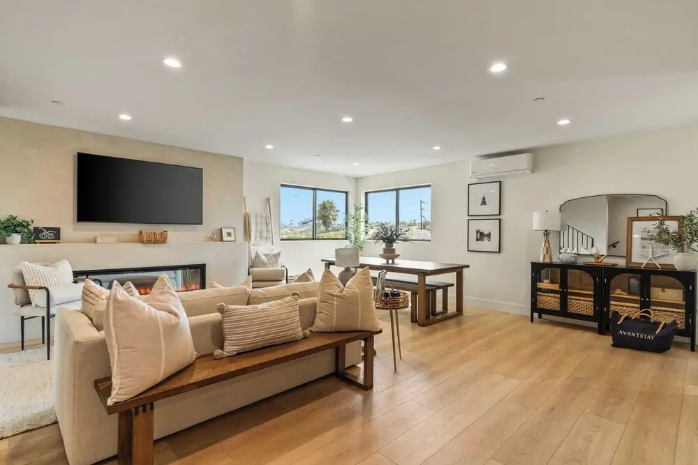 Modern 5bdr Beach House Near Sunset Cliffs Point View Retreat by Avantstay