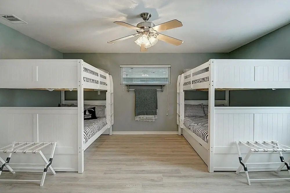 Aldens Anchor. #11 2 Bedroom Condo by Redawning