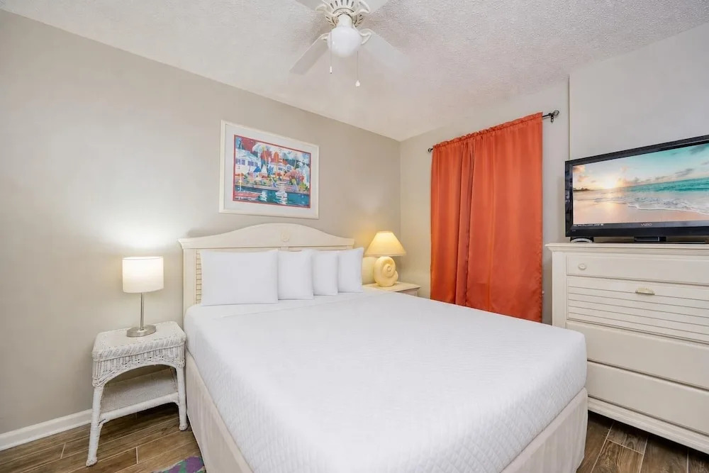 Tradewinds 706 2 Bedroom Condo