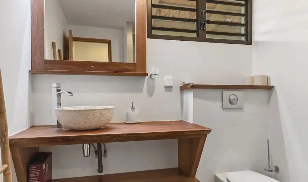 Seaside Haven Expansive 3BR Villa in Moorea